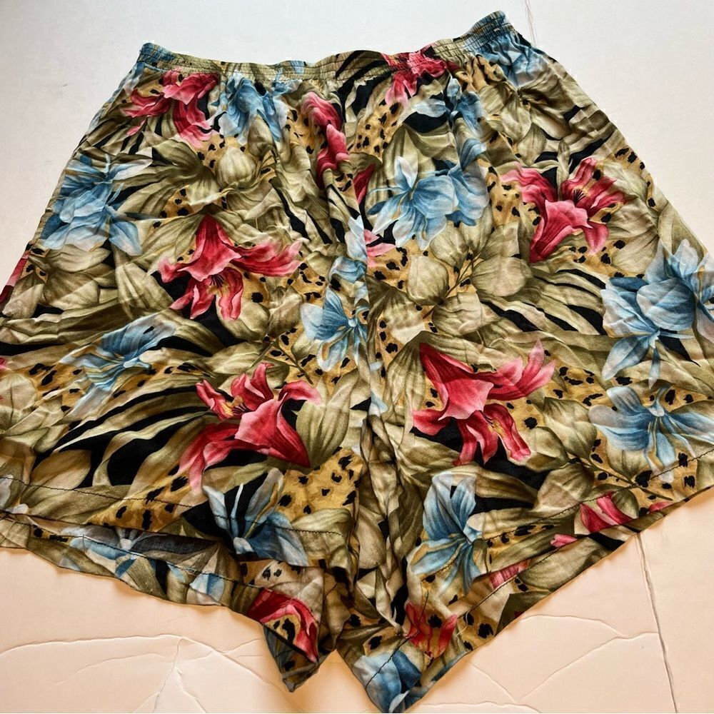Bentley Women's Bermuda Shorts Green, Blue Multi Floral Size 20W